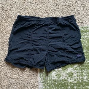White Sierra Vintage Black Shorts